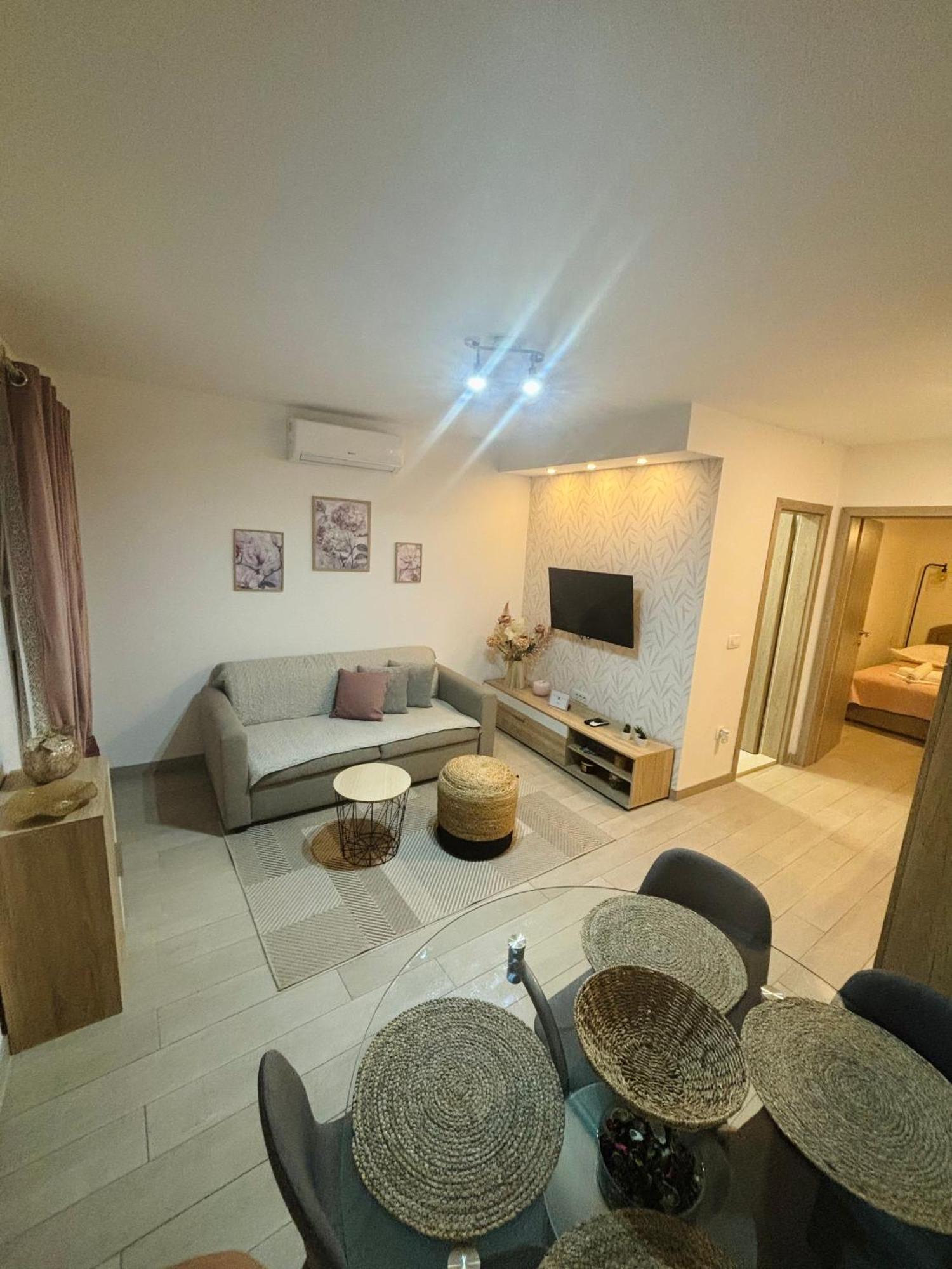 Apartman Onavi Макарська Екстер'єр фото